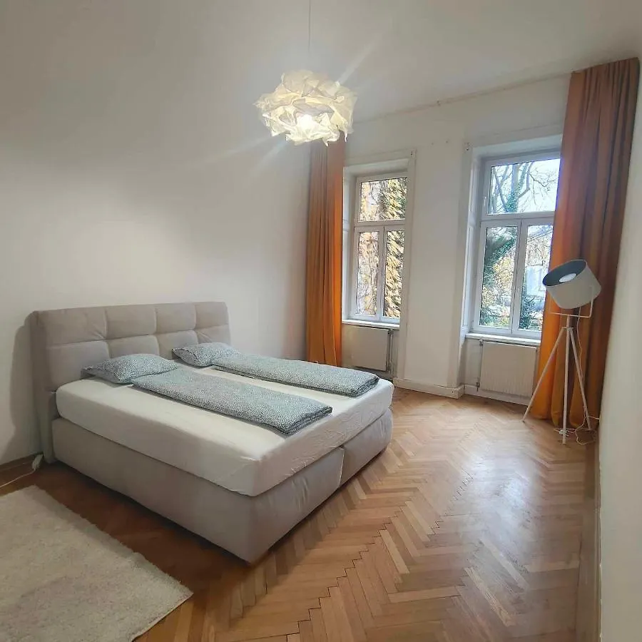 Large 4 Room Apartment In The Center Of Wien Österreich